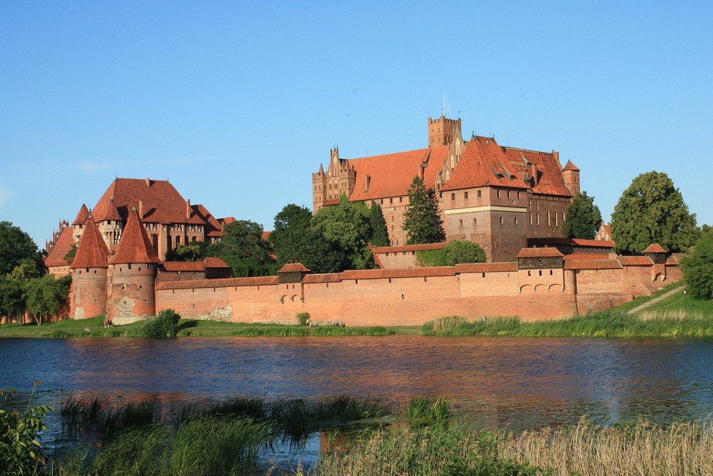 how Castle Marienburg was built