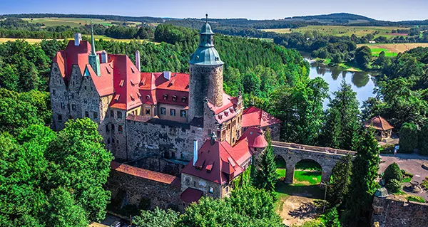Wnętrze nawiedzonego zamku