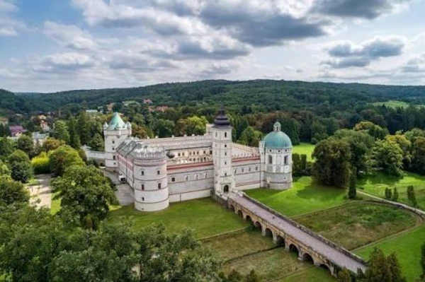 Dziedziniec zamku Krasiczyn