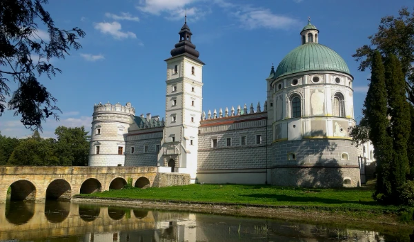 Krasiczyn Castle courtyard